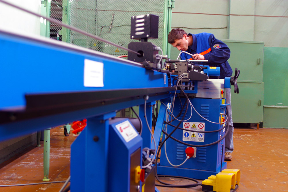 Manufacture of hoses and pipelines. Manufacture of hoses and pipelines.