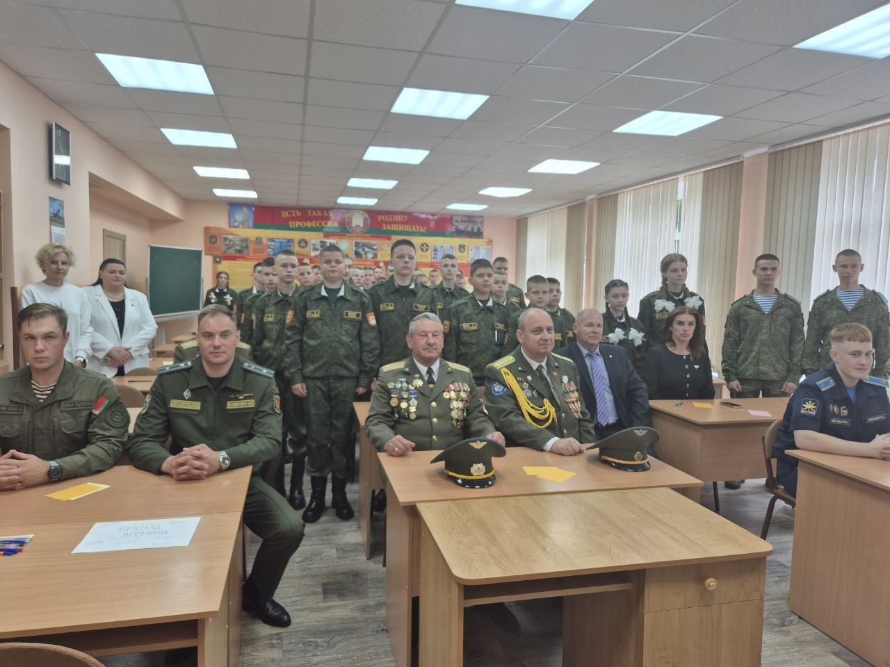 День знаний с крылатыми шефами: ОАО «558 АРЗ» поздравил кадетов!